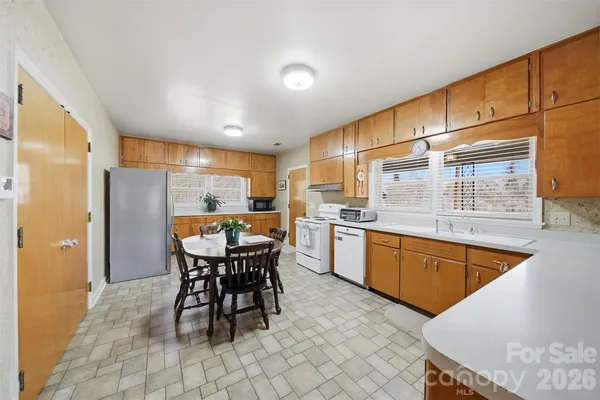 $359,900 | 32 Falls Avenue, Granite Falls, NC 28630
