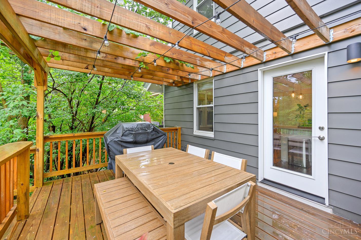 5806 Montgomery Road Cincinnati, OH 45212 - Photo 29 of 36