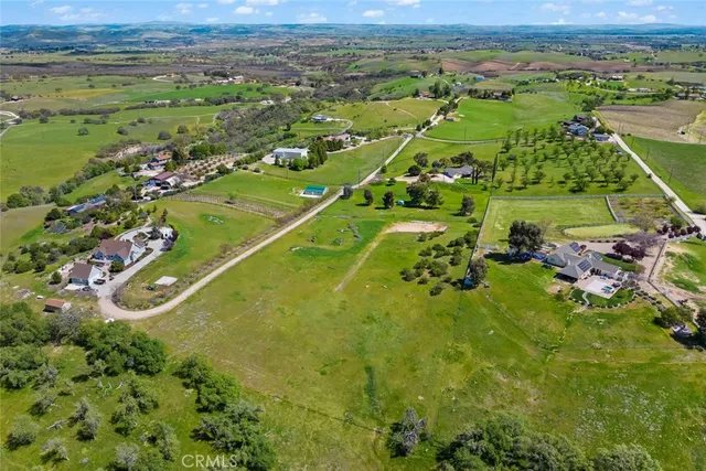 $1,295,000 | 6095 Vista Serrano Way, Paso Robles, CA 93446