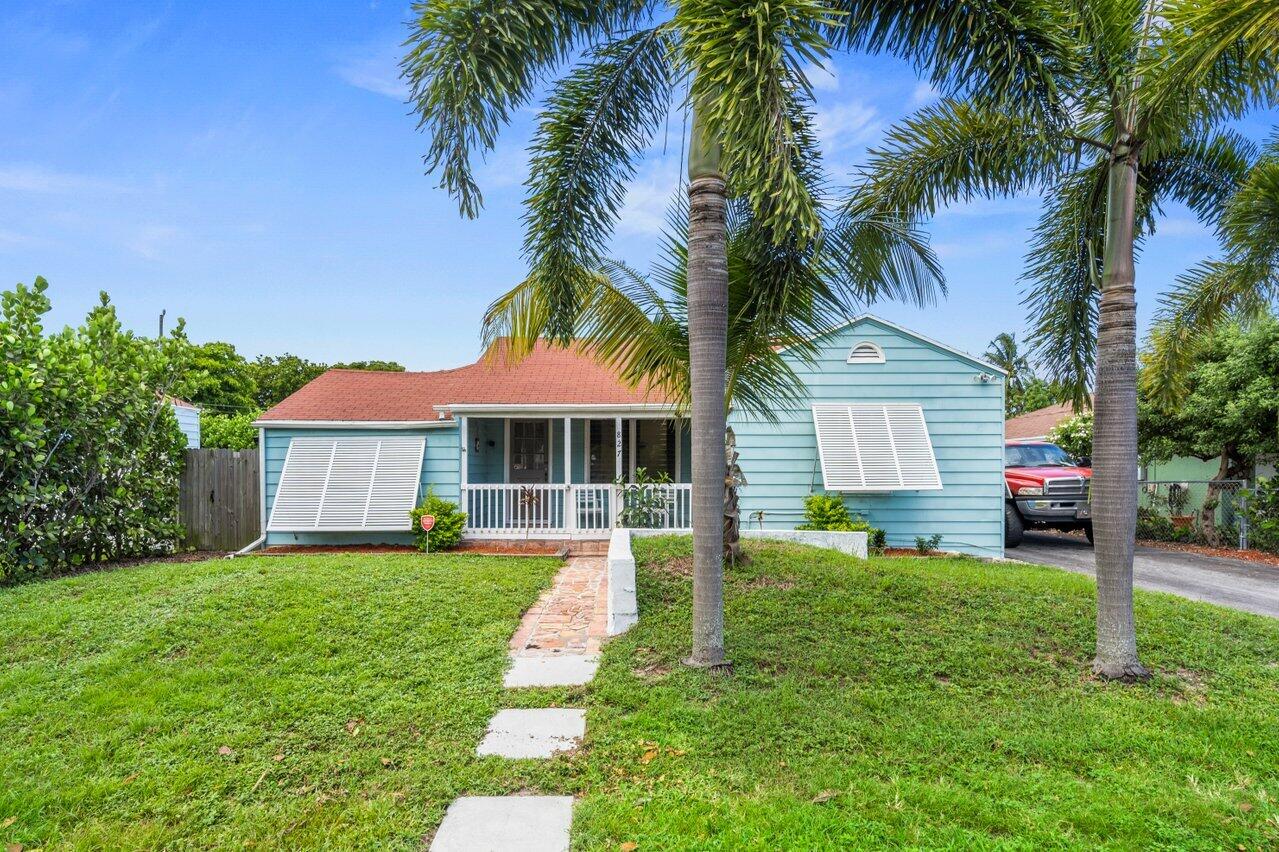 827 Hampton Road West Palm Beach, FL 33405 - Photo 2 of 29 002-827HamptonRoad-WestPalmBeach-FL-3340