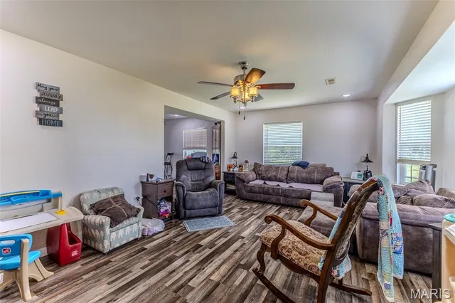 $389,500 | 30170 Hwy U, Crocker, MO 65452