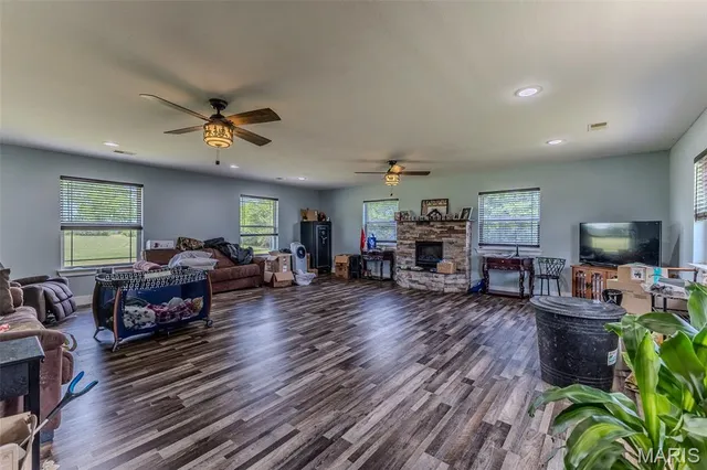 $389,500 | 30170 Hwy U, Crocker, MO 65452