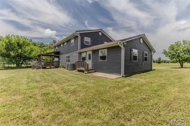 $389,500 | 30170 Hwy U, Crocker, MO 65452