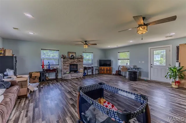 $389,500 | 30170 Hwy U, Crocker, MO 65452