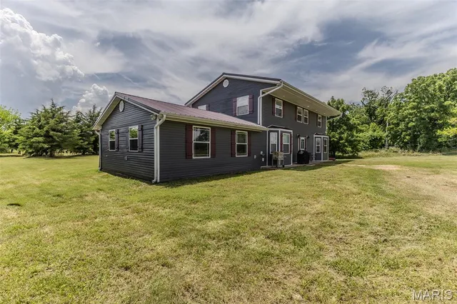 $389,500 | 30170 Hwy U, Crocker, MO 65452