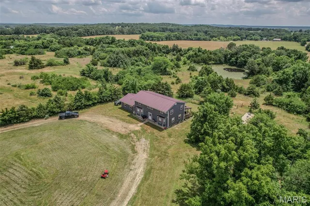 $389,500 | 30170 Hwy U, Crocker, MO 65452