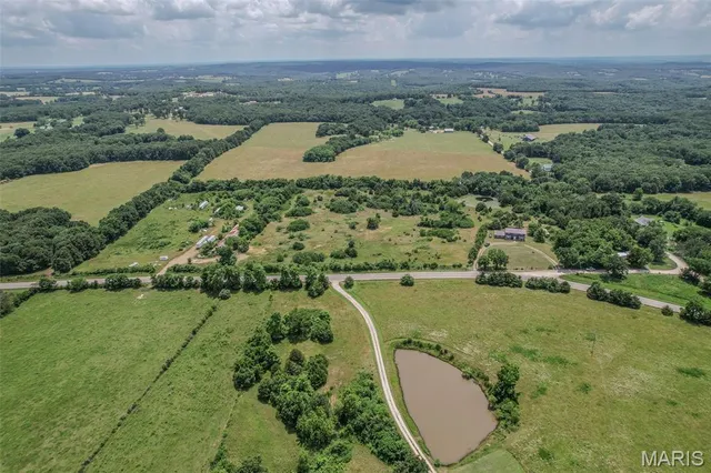 $389,500 | 30170 Hwy U, Crocker, MO 65452