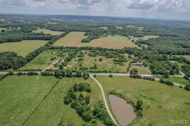 $389,500 | 30170 Hwy U, Crocker, MO 65452