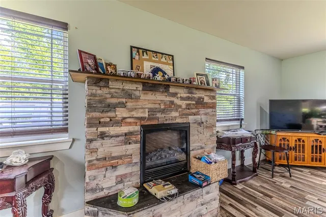 $389,500 | 30170 Hwy U, Crocker, MO 65452