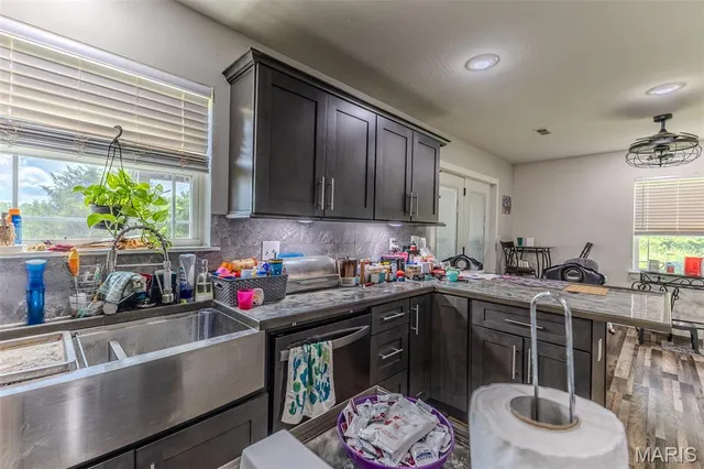 $389,500 | 30170 Hwy U, Crocker, MO 65452