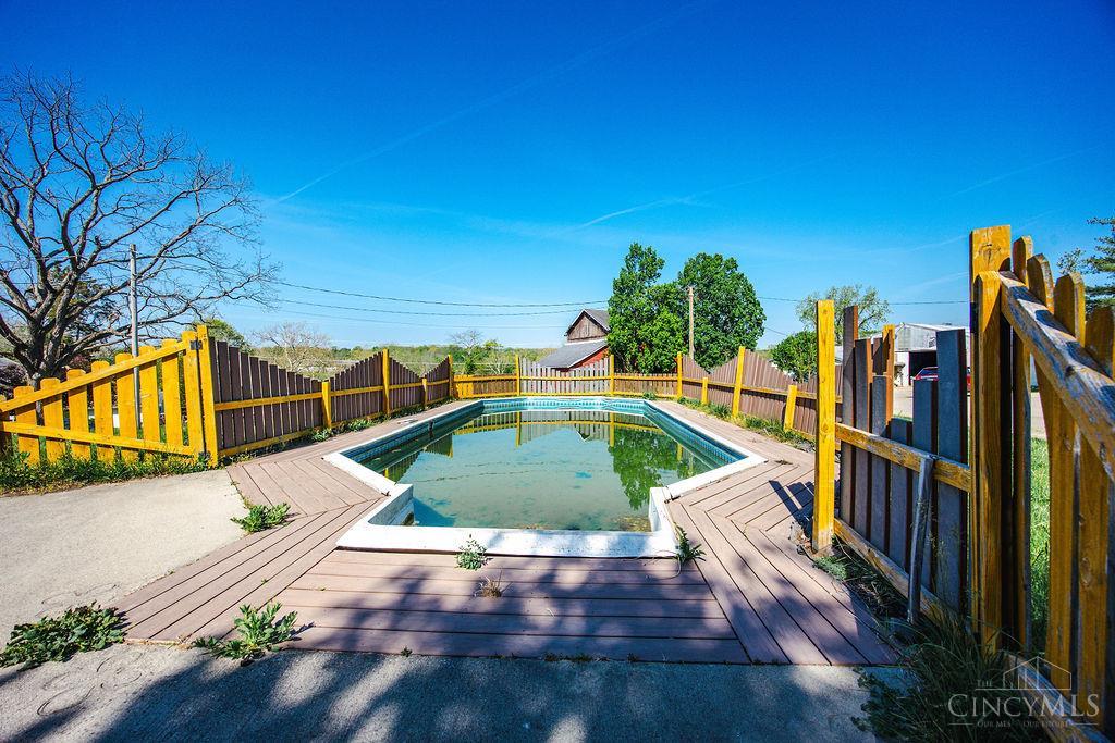 2920 Minton Road Hamilton, OH 45013 - Photo 28 of 39 Pool at bungalow - secondary residence on property
