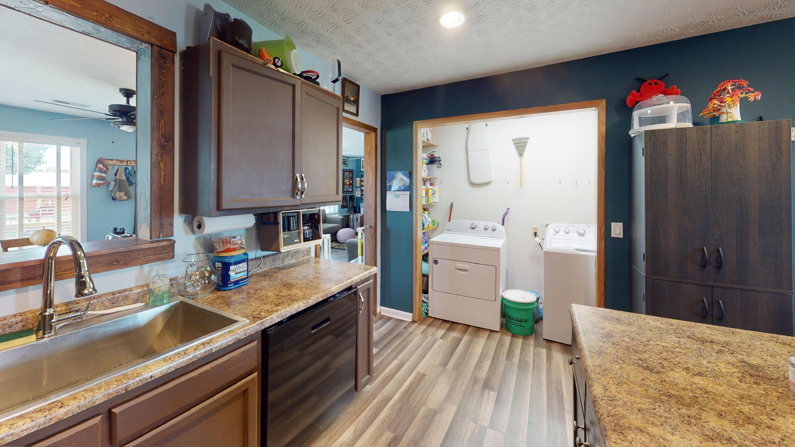 465 West Coleman Road Science Hill, KY 42553 - Photo 14 of 46 kitchen