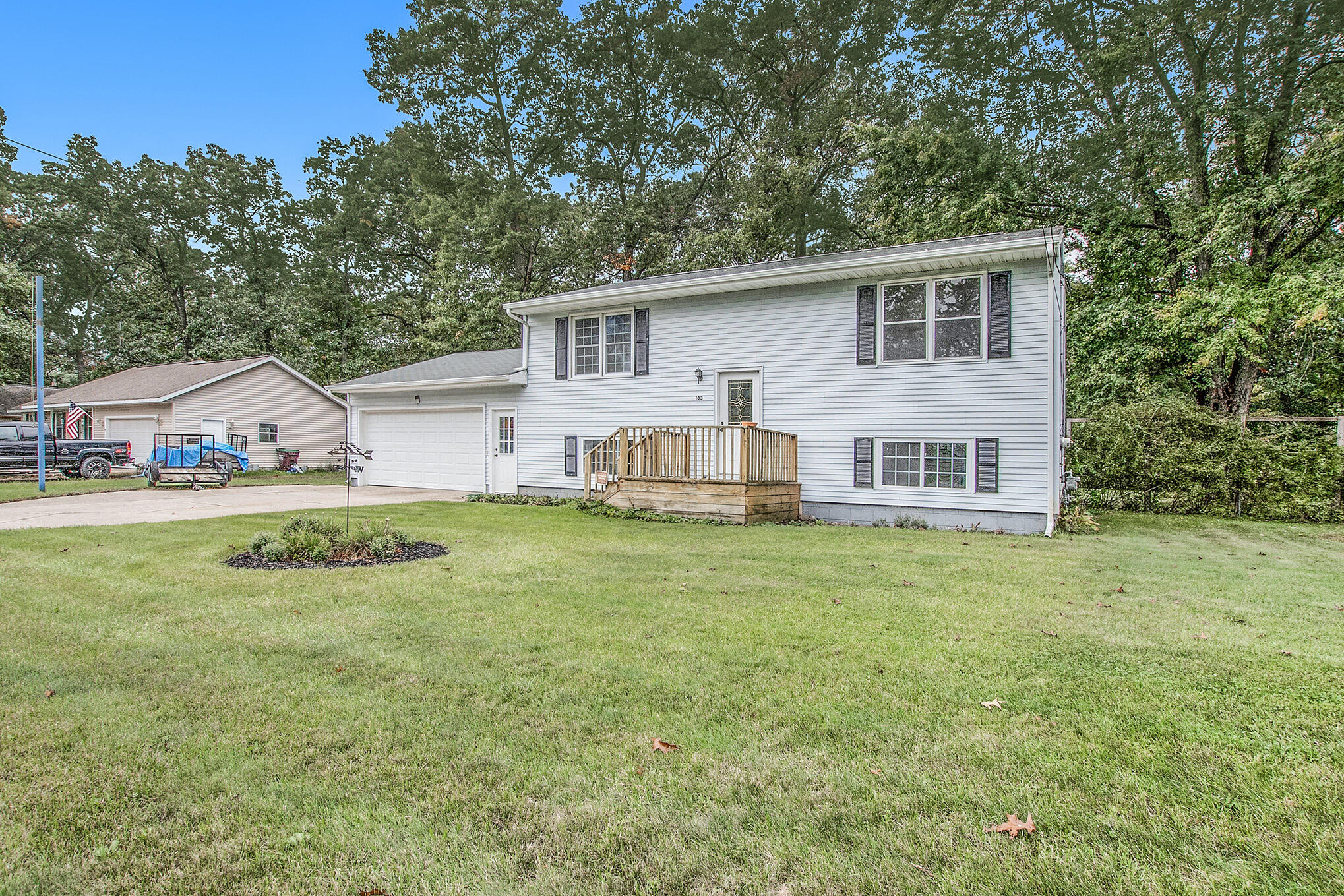 103 Brooks Road South Muskegon, MI 49442 - Photo 3 of 24 IMG_2611
