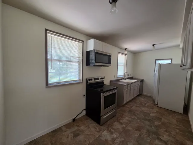 $1,600 | 22884 Oakmont Drive, Porter, TX 77365