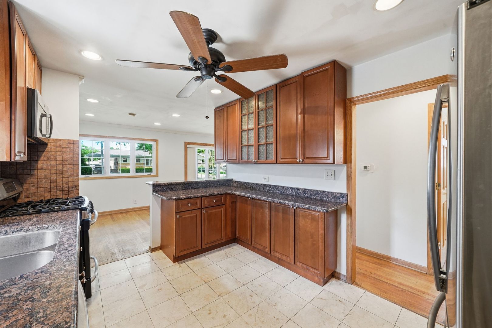 5835 Reba Street Morton Grove, IL 60053 - Photo 13 of 41