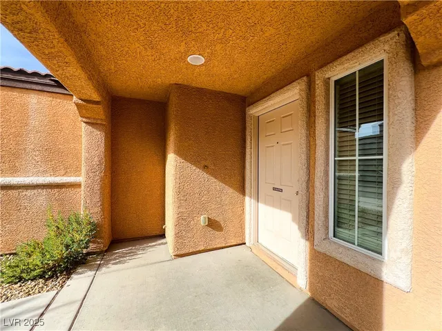 $2,014 | 9120 Cedar Door Avenue, Las Vegas, NV 89148