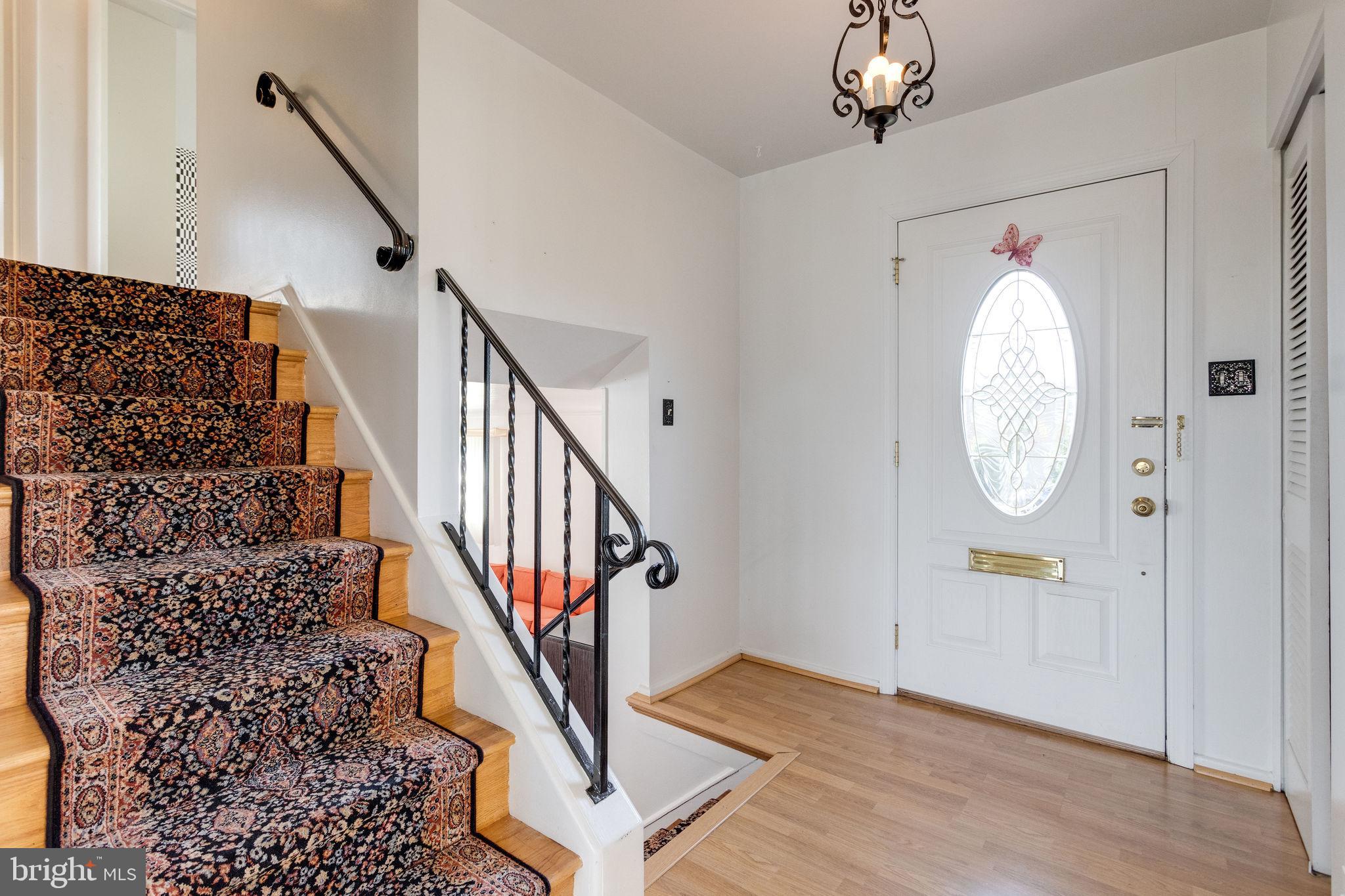 6424 Meriwether Lane Springfield, VA 22150 - Photo 3 of 39 Inviting entrance w/ hardwood floors