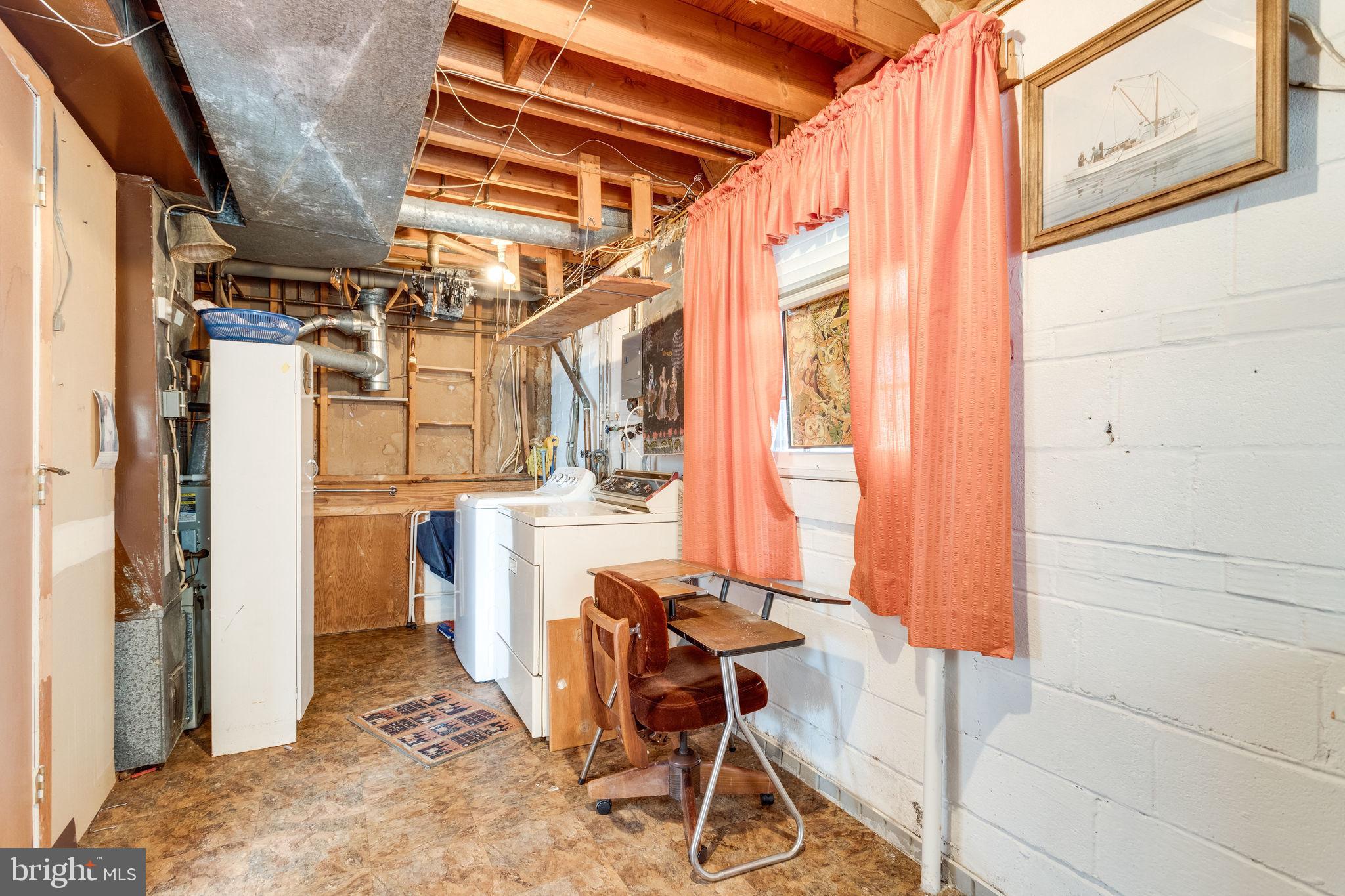6424 Meriwether Lane Springfield, VA 22150 - Photo 30 of 39 Work/storage room