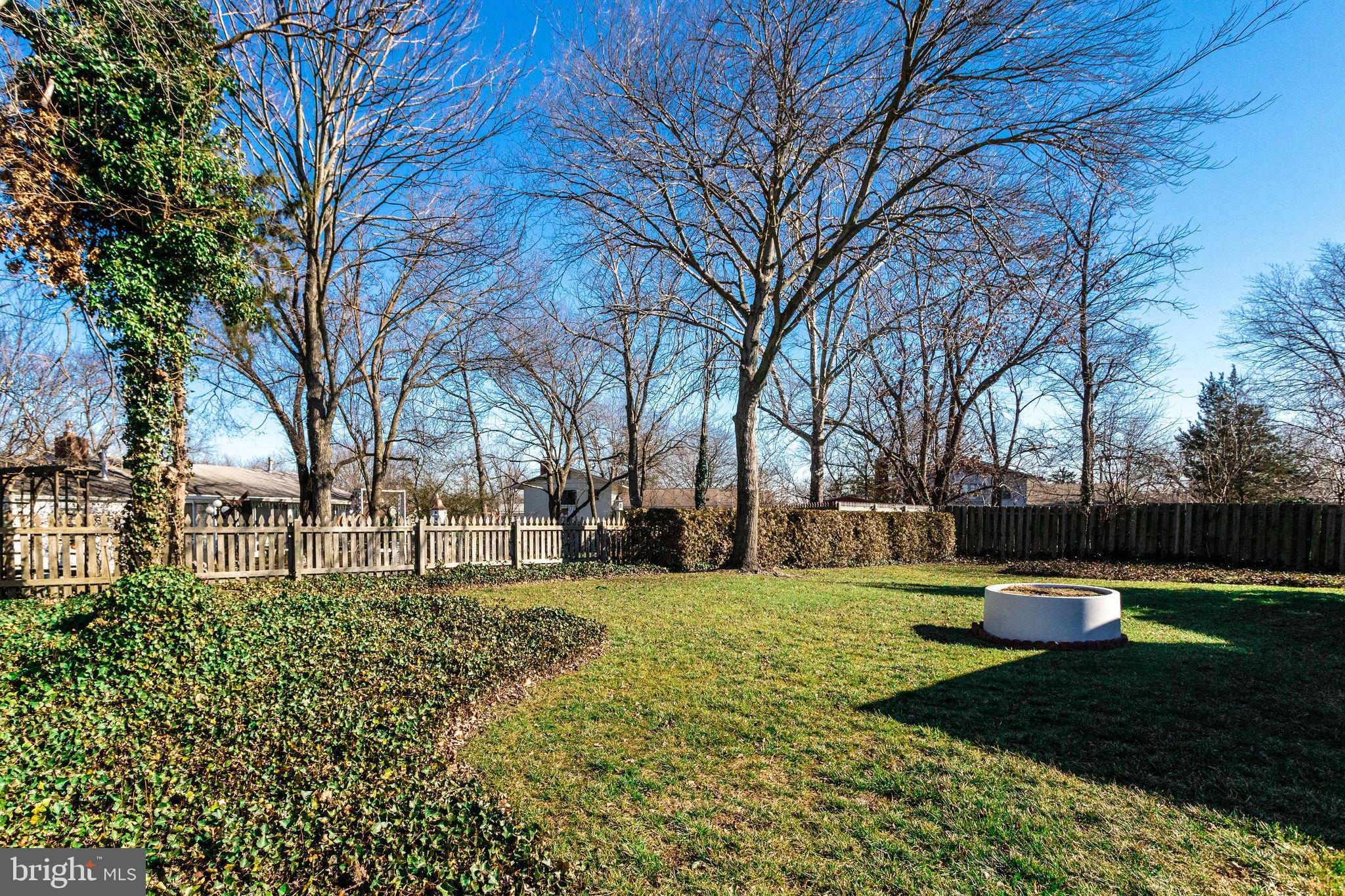6424 Meriwether Lane Springfield, VA 22150 - Photo 33 of 39 Rear level lot