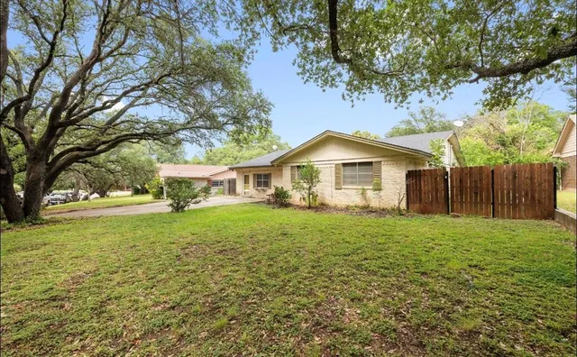 $285,900 | 3904 Glenwood Drive, Brownwood, TX 76801