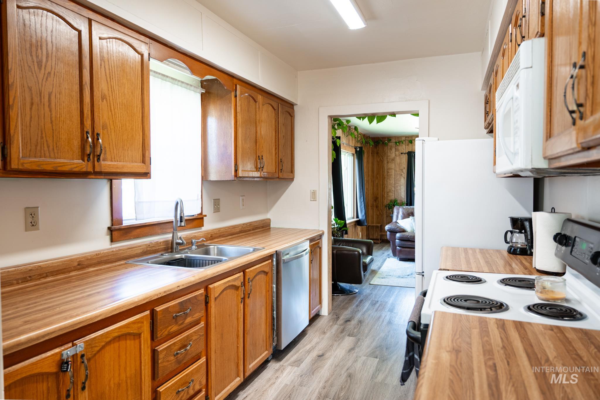 370 East Jefferson Huntington, OR 97907 - Photo 12 of 41