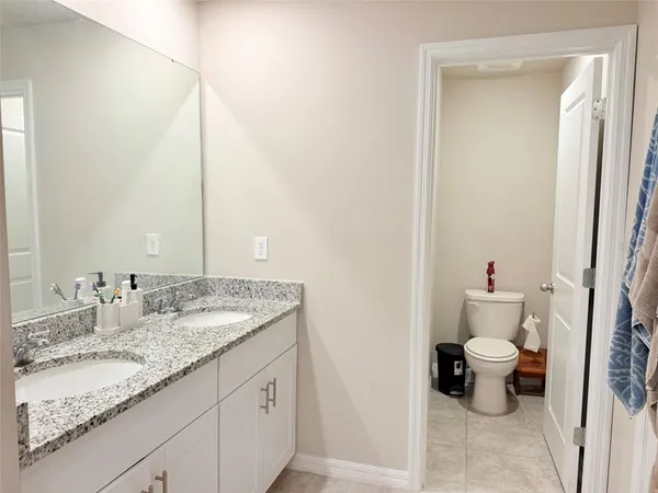 a view of houses with outdoor seating