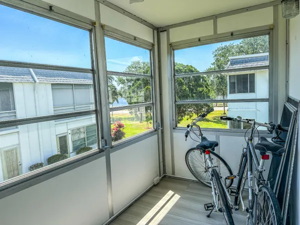 $1,180 | 3280 Lake Osborne Drive, Unit 207, Lake Worth Beach, FL 33461
