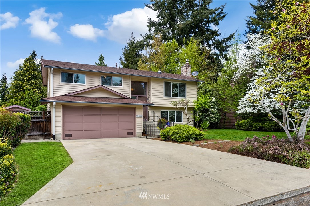 17418 Valley Cir Drive Bothell, WA 98012 - Photo 2 of 25 Gallery Image 2