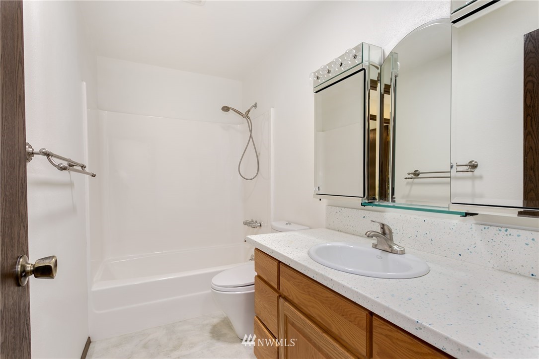 17418 Valley Cir Drive Bothell, WA 98012 - Photo 15 of 25 Gallery Image 15