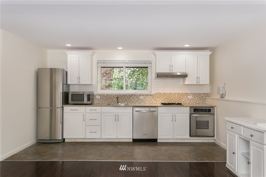 17418 Valley Cir Drive Bothell, WA 98012 - Photo 17 of 25 Gallery Image 17