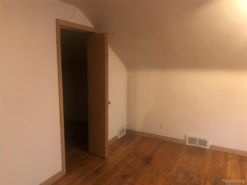 10107 Nottingham Road Detroit, MI 48224 - Photo 7 of 17