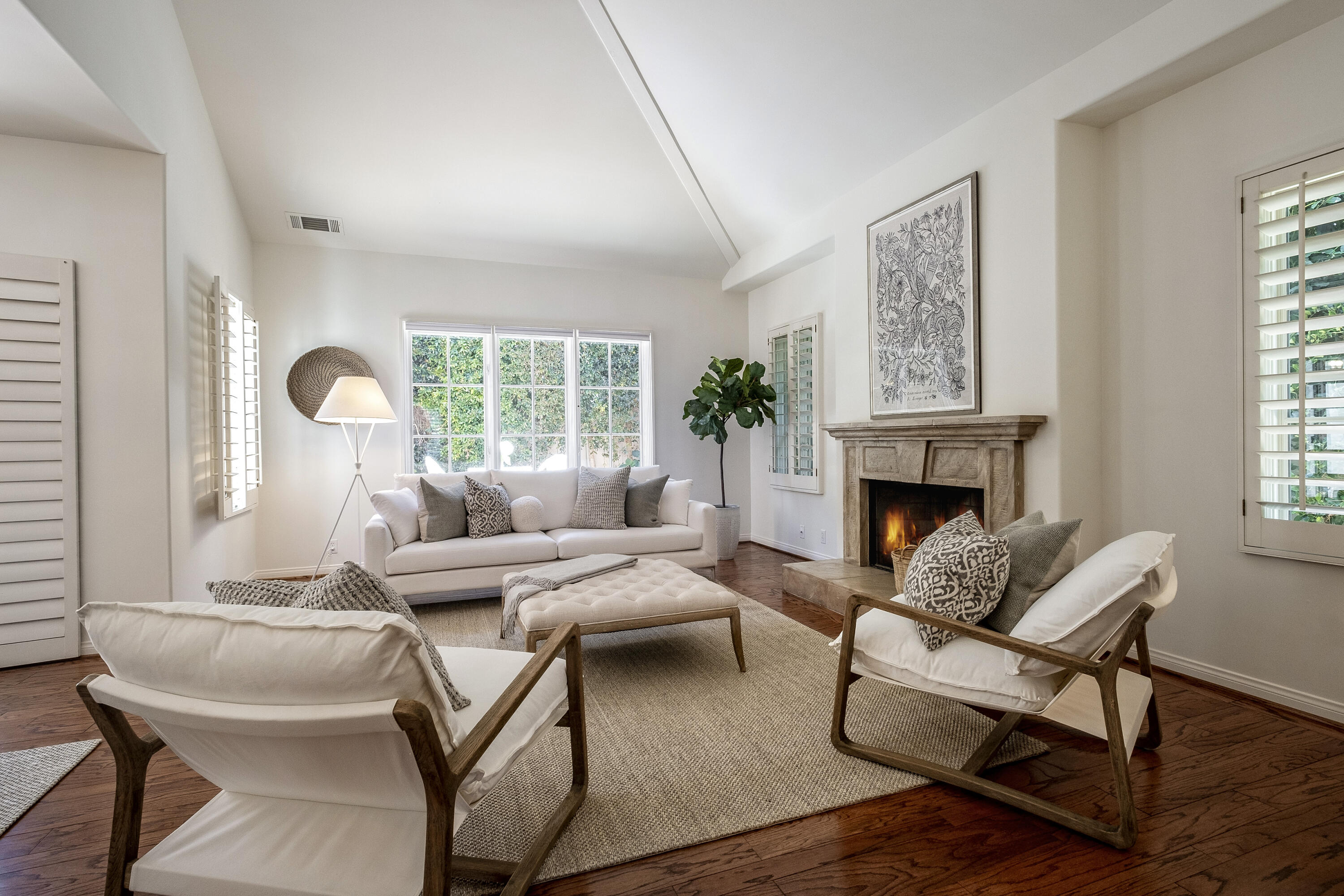 1293 Spring Road Montecito, CA 93108 - Photo 5 of 22 Living Room