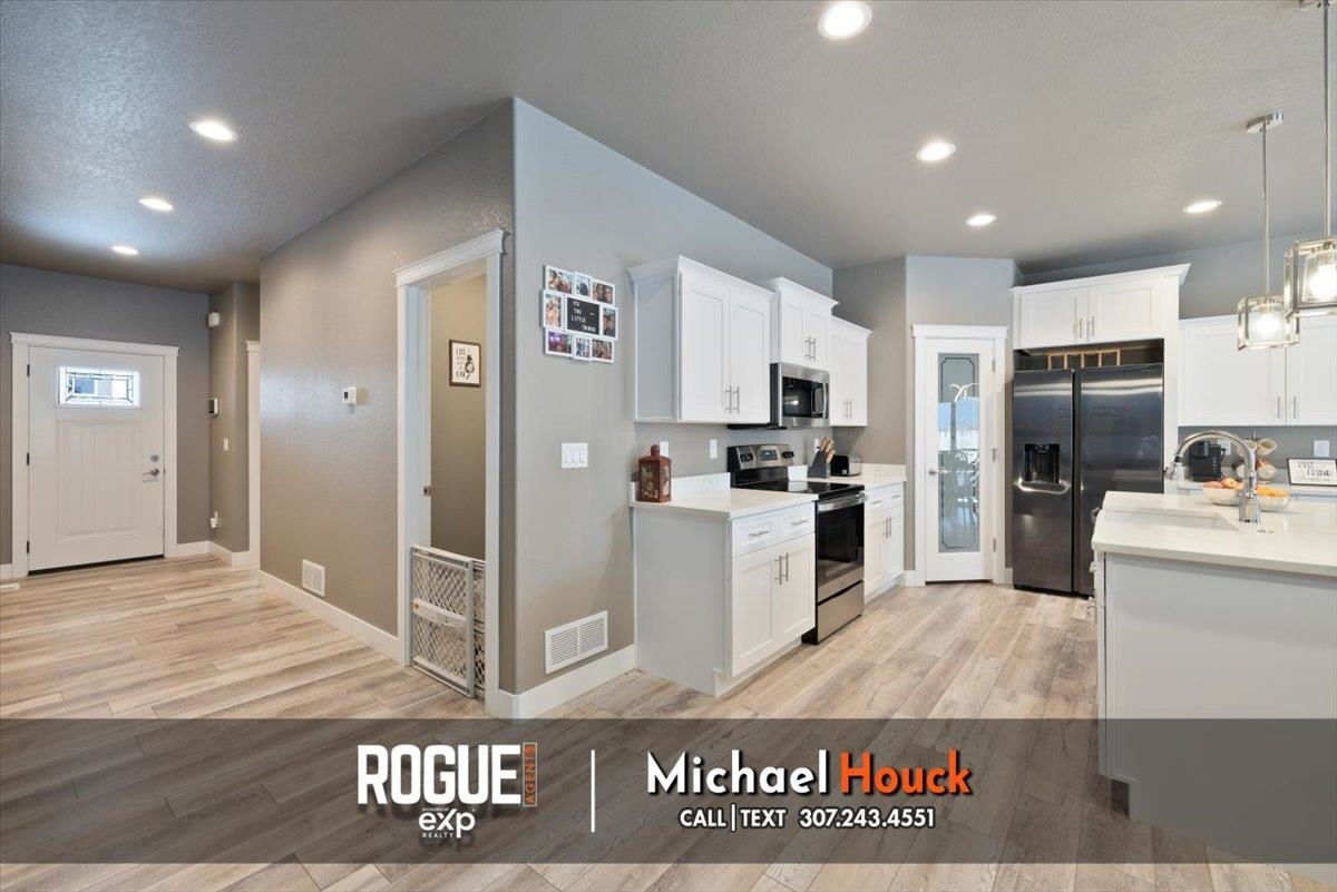 3110 Quivera River Road Casper, WY 82604 - Photo 9 of 41