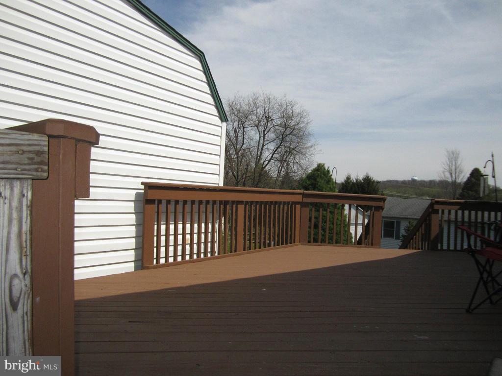 3433 Augusta Road Manchester, MD 21102 - Photo 15 of 28 Deck