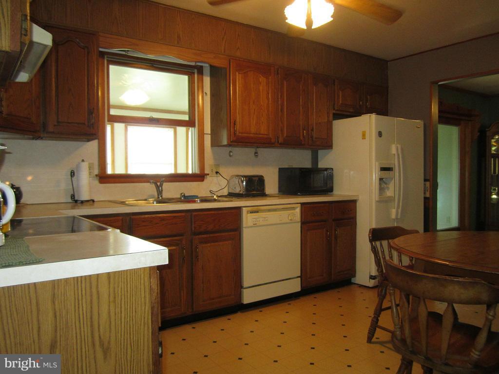 3433 Augusta Road Manchester, MD 21102 - Photo 8 of 28 Kitchen