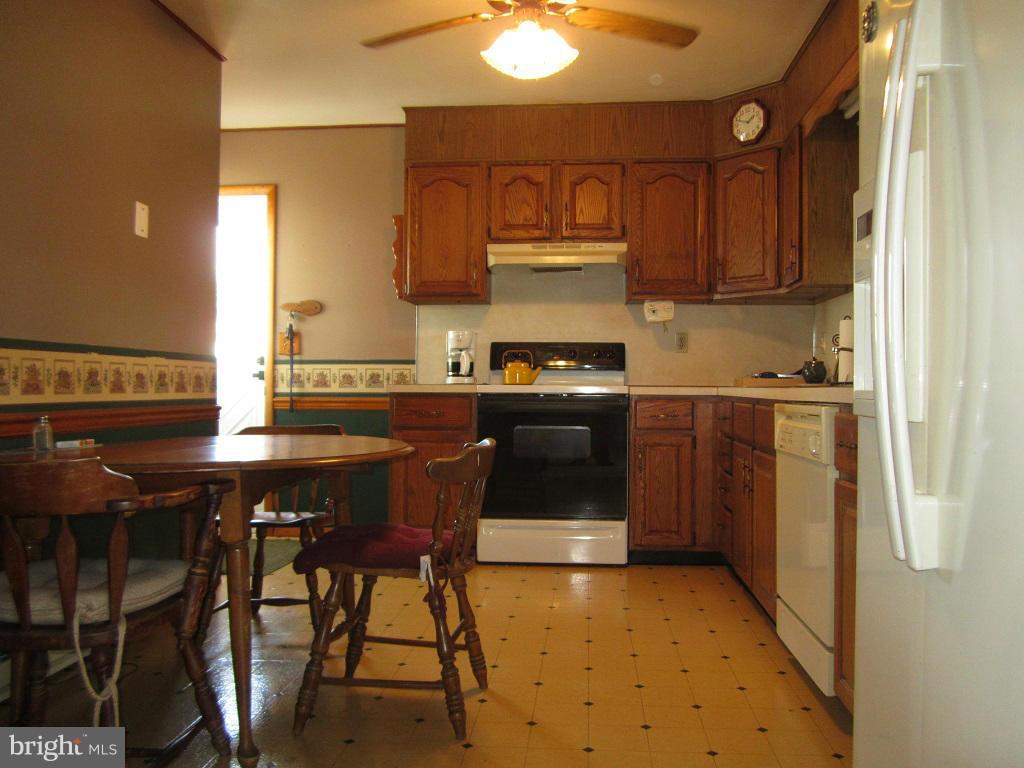 3433 Augusta Road Manchester, MD 21102 - Photo 9 of 28 Kitchen
