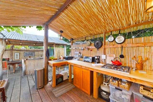 $2,100,000 | 73-4301 Laui Street, Kailua-Kona, HI 96740