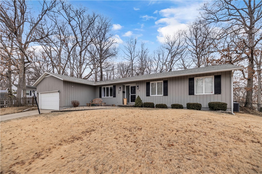334 Bay Shore Drive Decatur, IL 62521 - Photo 2 of 30