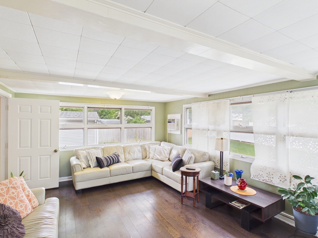 41 Essex Road Sharon, MA 02067 - Photo 15 of 42