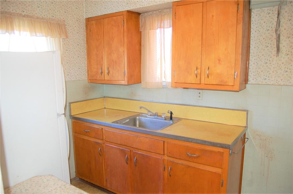 4719 Doyle Road Pittsburgh, PA 15227 - Photo 12 of 25 Gallery Image 12