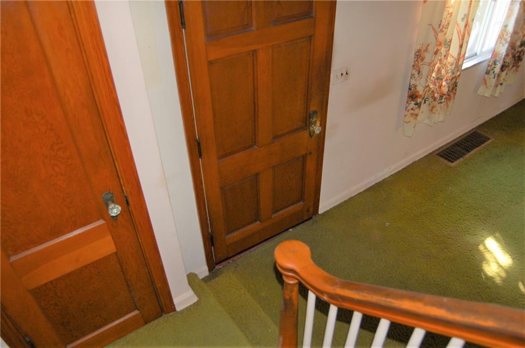 4719 Doyle Road Pittsburgh, PA 15227 - Photo 5 of 25 Gallery Image 5