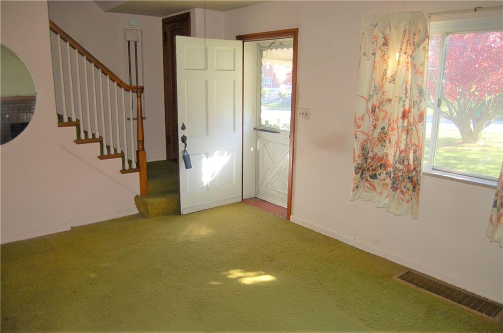4719 Doyle Road Pittsburgh, PA 15227 - Photo 7 of 25 Gallery Image 7