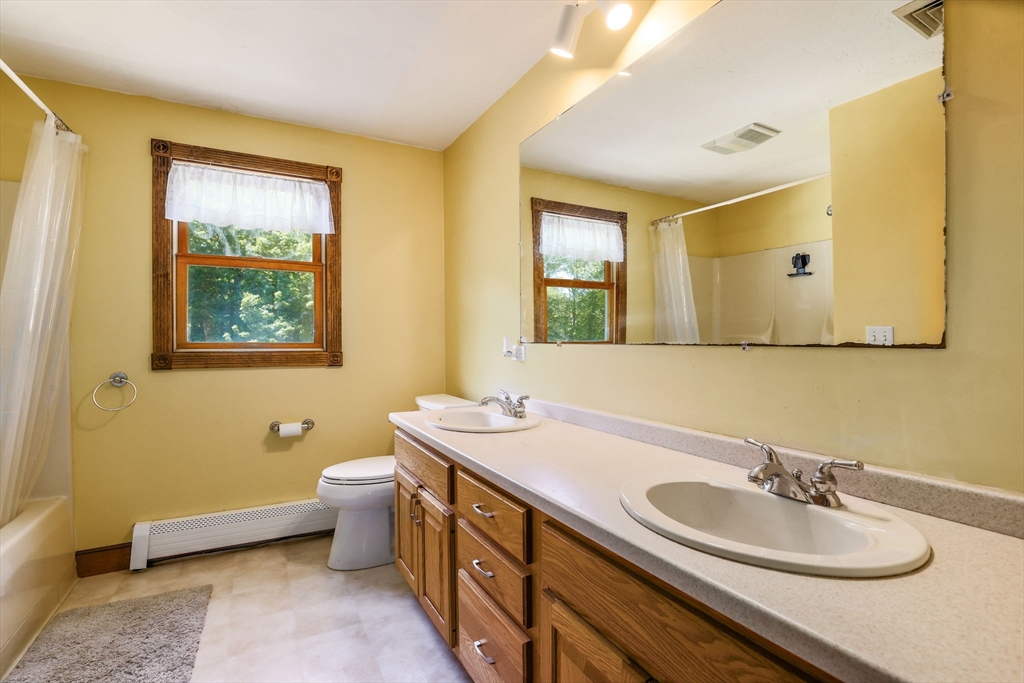 27 Davis Street Rutland, MA 01543 - Photo 32 of 39