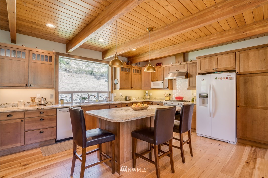 2245 Hampton Road Wenatchee, WA 98801 - Photo 8 of 35 Gallery Image 8