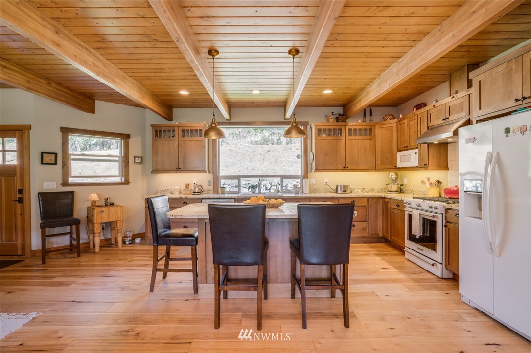 2245 Hampton Road Wenatchee, WA 98801 - Photo 10 of 35 Gallery Image 10