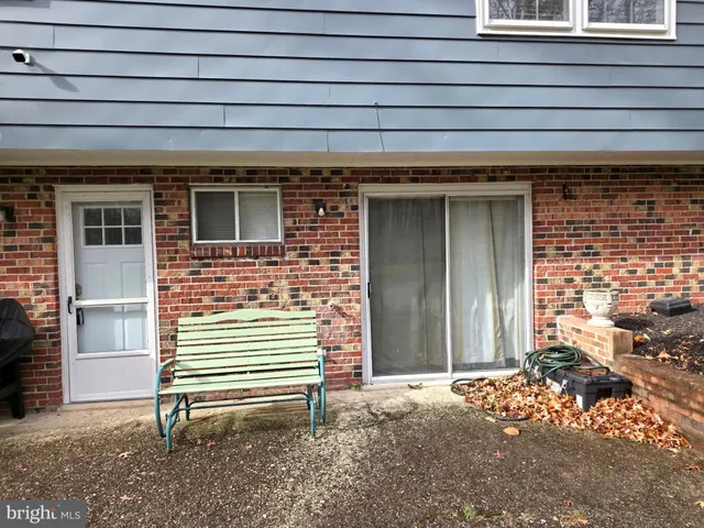 $1,500 | 7009 Lamp Post Lane, Unit B, Alexandria, VA 22306