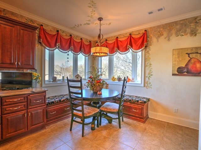 114 Rivendell Drive Anderson, SC 29621 - Photo 12 of 31 breakfast area