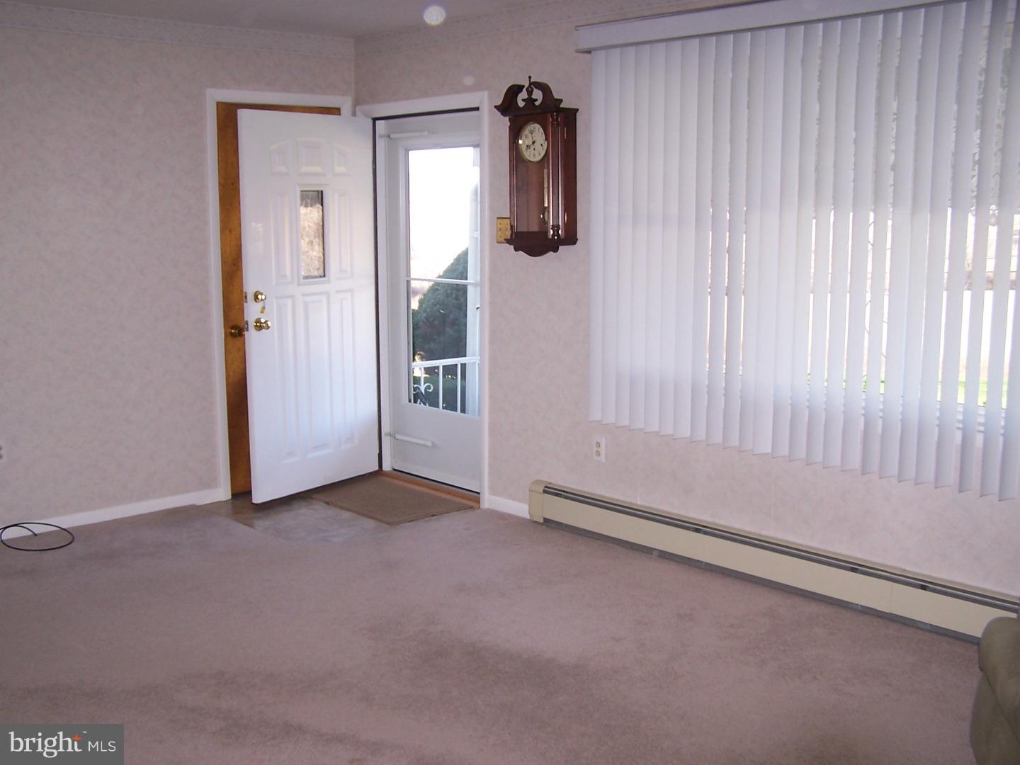 2008 Corning Road Palm, PA 18070 - Photo 6 of 18 Living Room