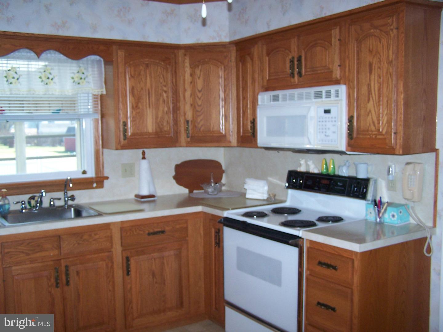 2008 Corning Road Palm, PA 18070 - Photo 8 of 18 Kitchen