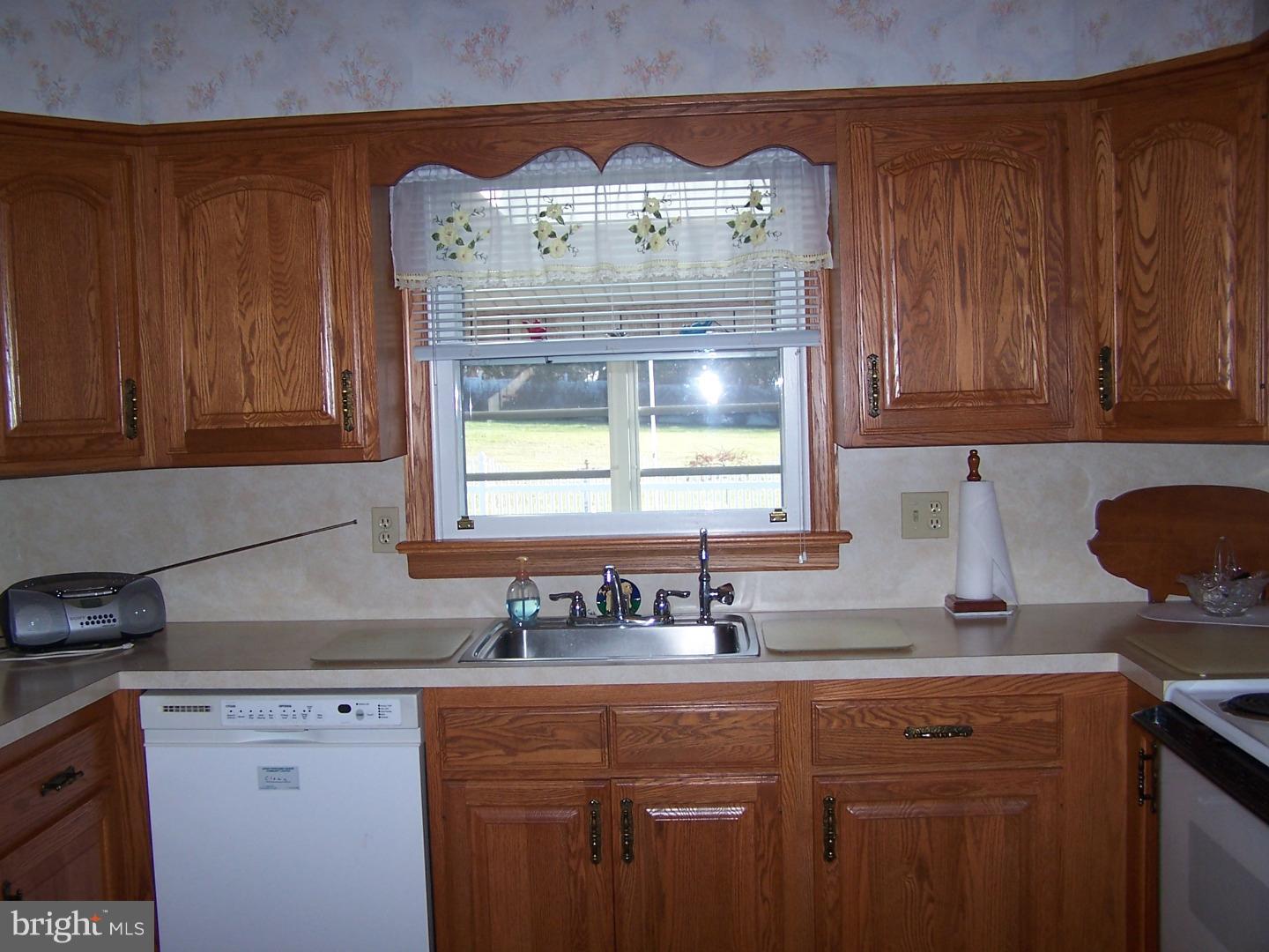 2008 Corning Road Palm, PA 18070 - Photo 9 of 18 Kitchen